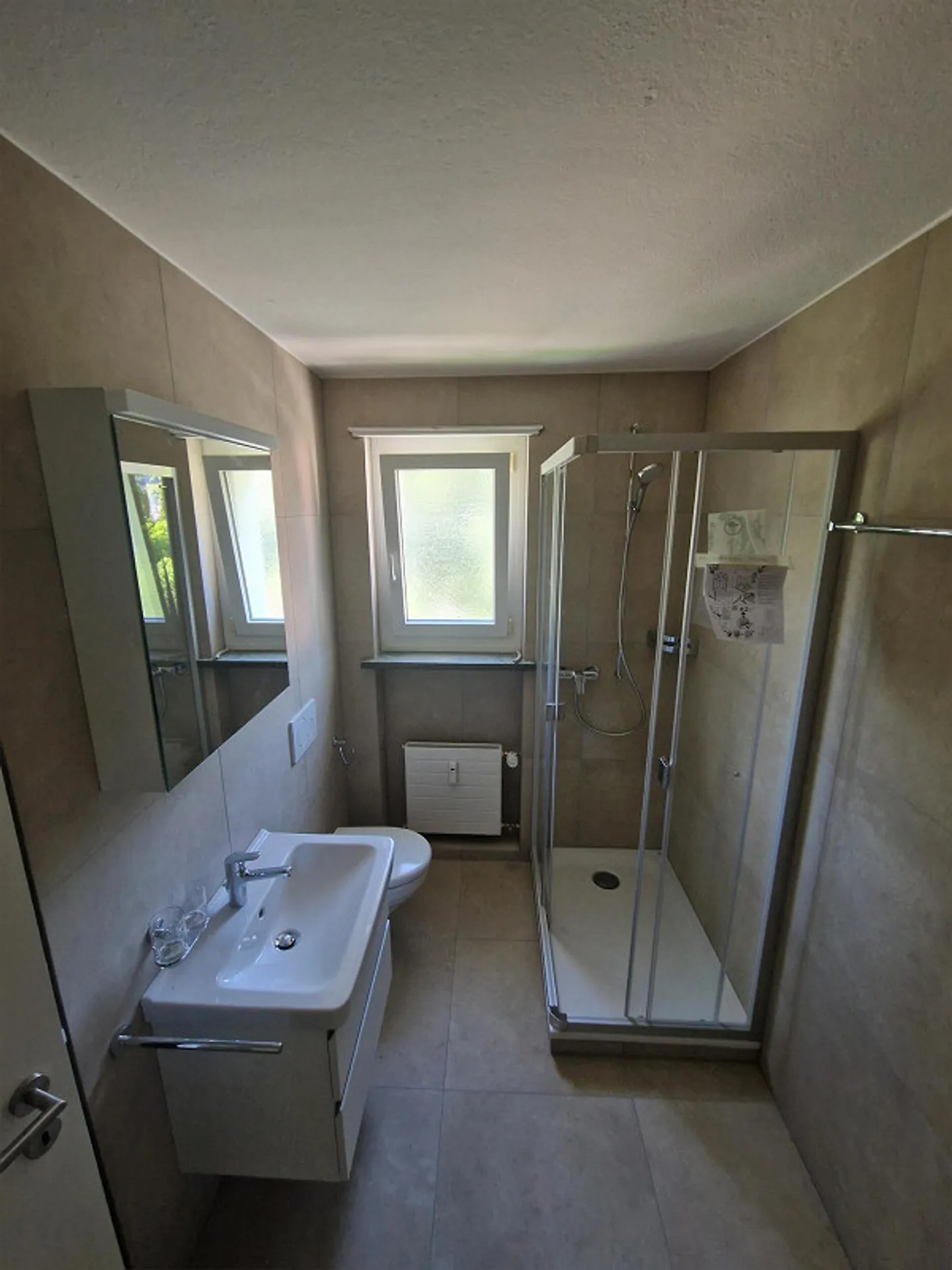 Appartement 3 pièces fraîchement rénové avec balcon - Photo 5 sur 9