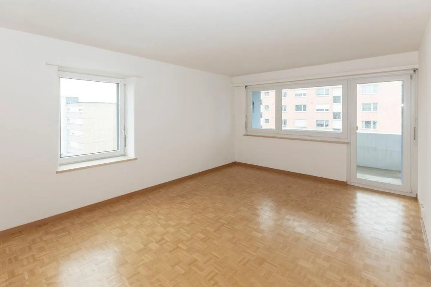 RENT WITHOUT DEPOSIT - Pleasant living near the airport - Photo 4 of 7