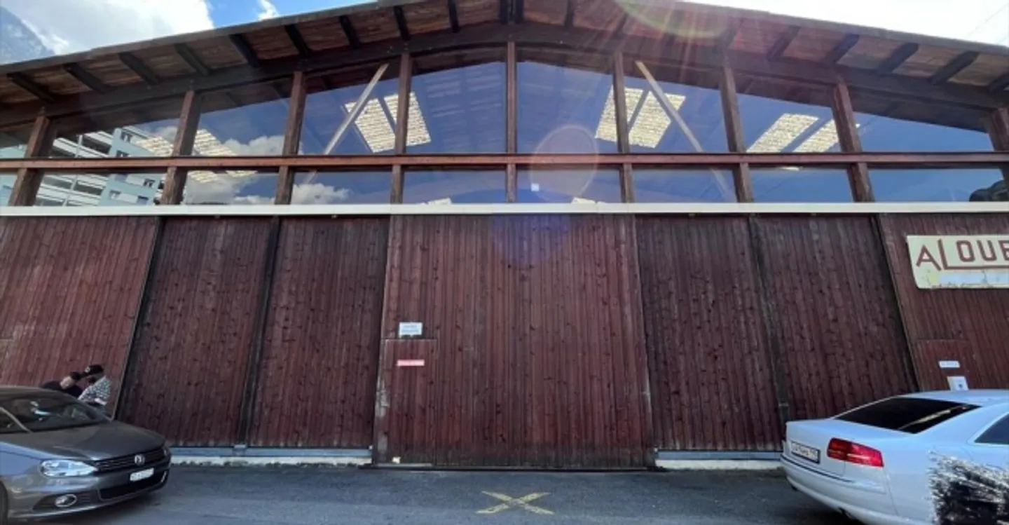 Immeuble mixte à louer - Photo 2 sur 3