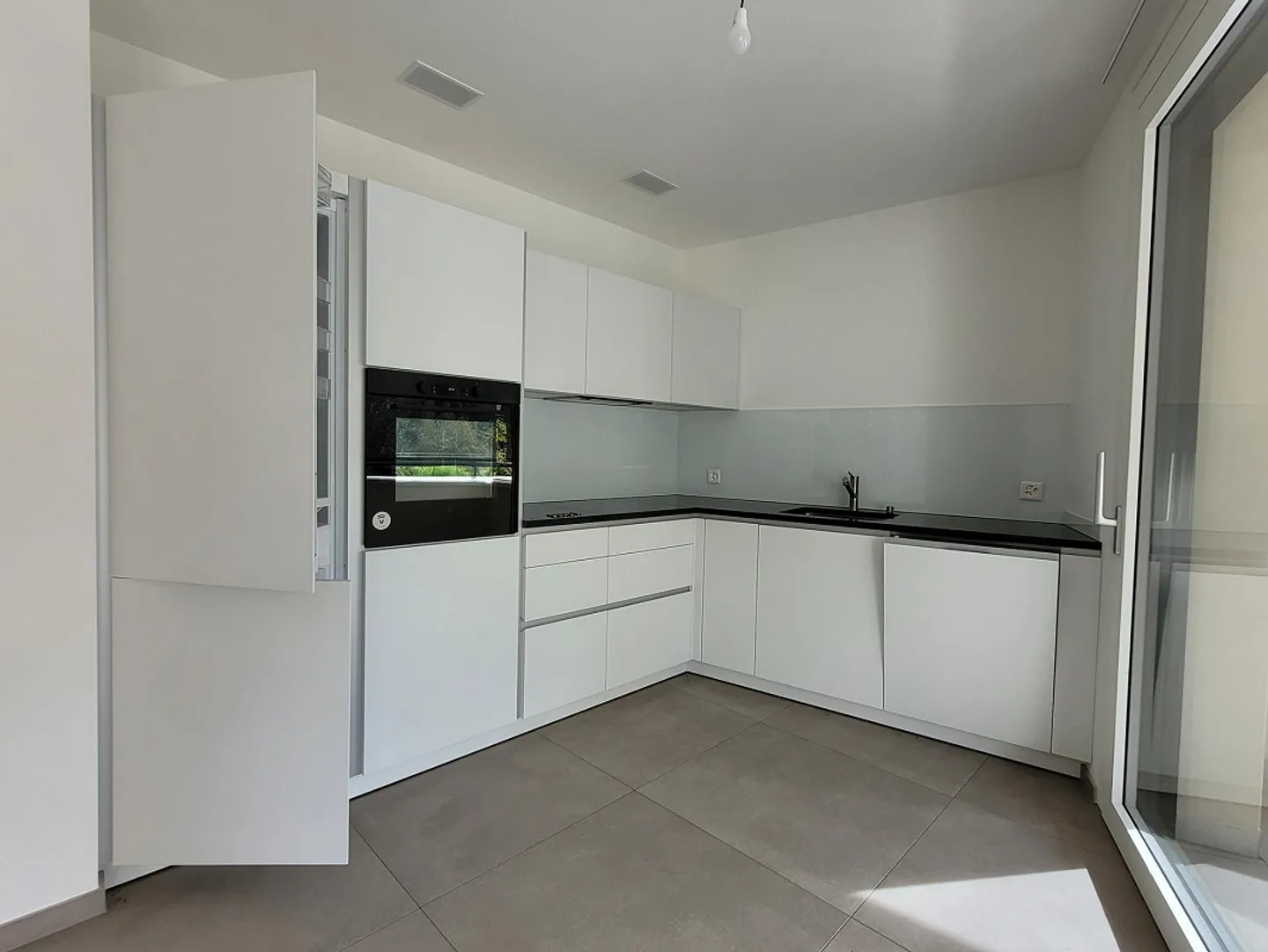 Appartamento 4,5 locali ultra moderno (con lavatrice, asciugatrice + stanza hobby) in Nespelmattweg - Foto 5 di 19