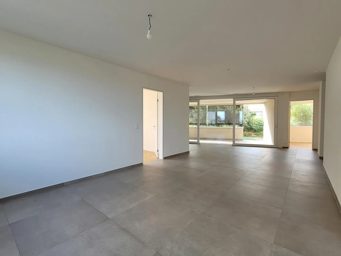Appartamento 4,5 locali ultra moderno (con lavatrice, asciugatrice + stanza hobby) in Nespelmattweg - Foto 7 di 19