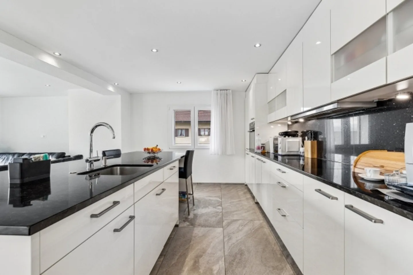La tua casa con vista: moderna casa unifamiliare di 6,5 stanze a Gränichen - Foto 3 di 13