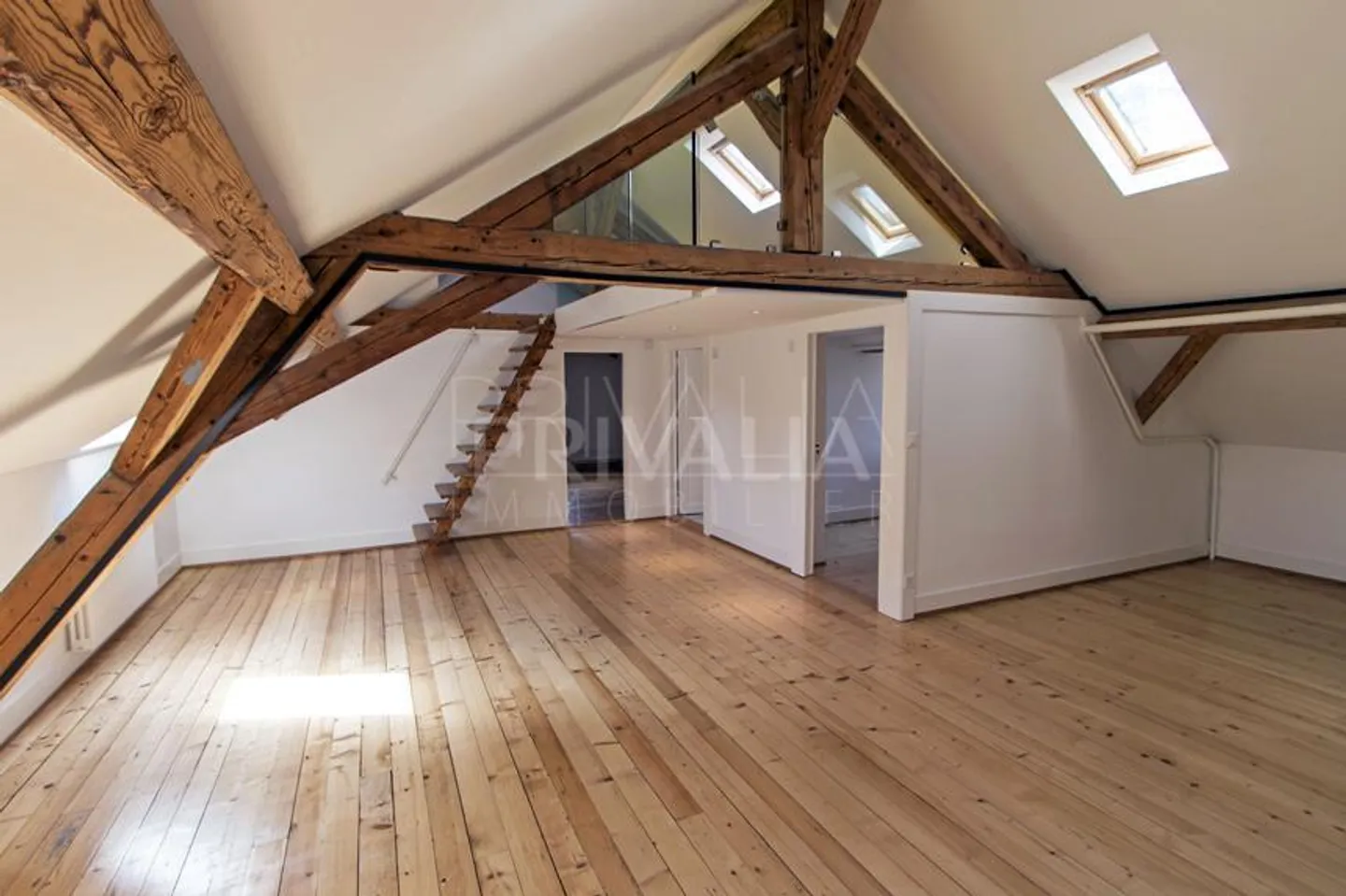 Charming Semi-Detached Home - Photo 6 of 9