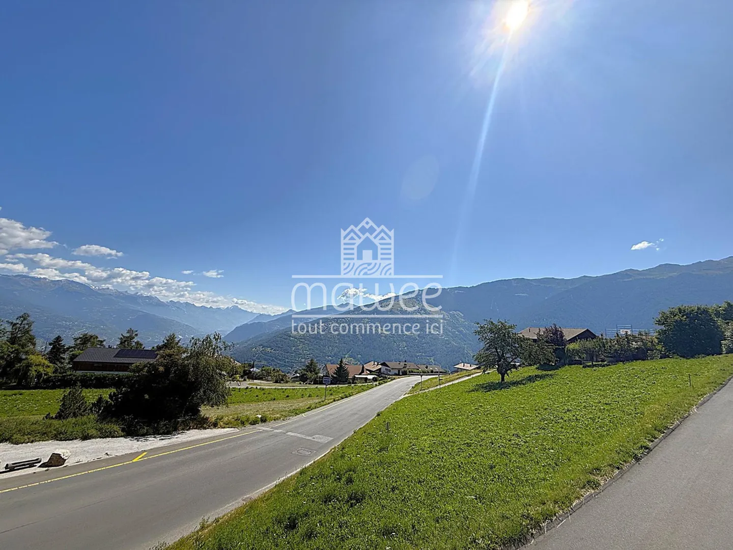 Rare land in Nendaz, very close to the ski lifts - Photo 3 of 4