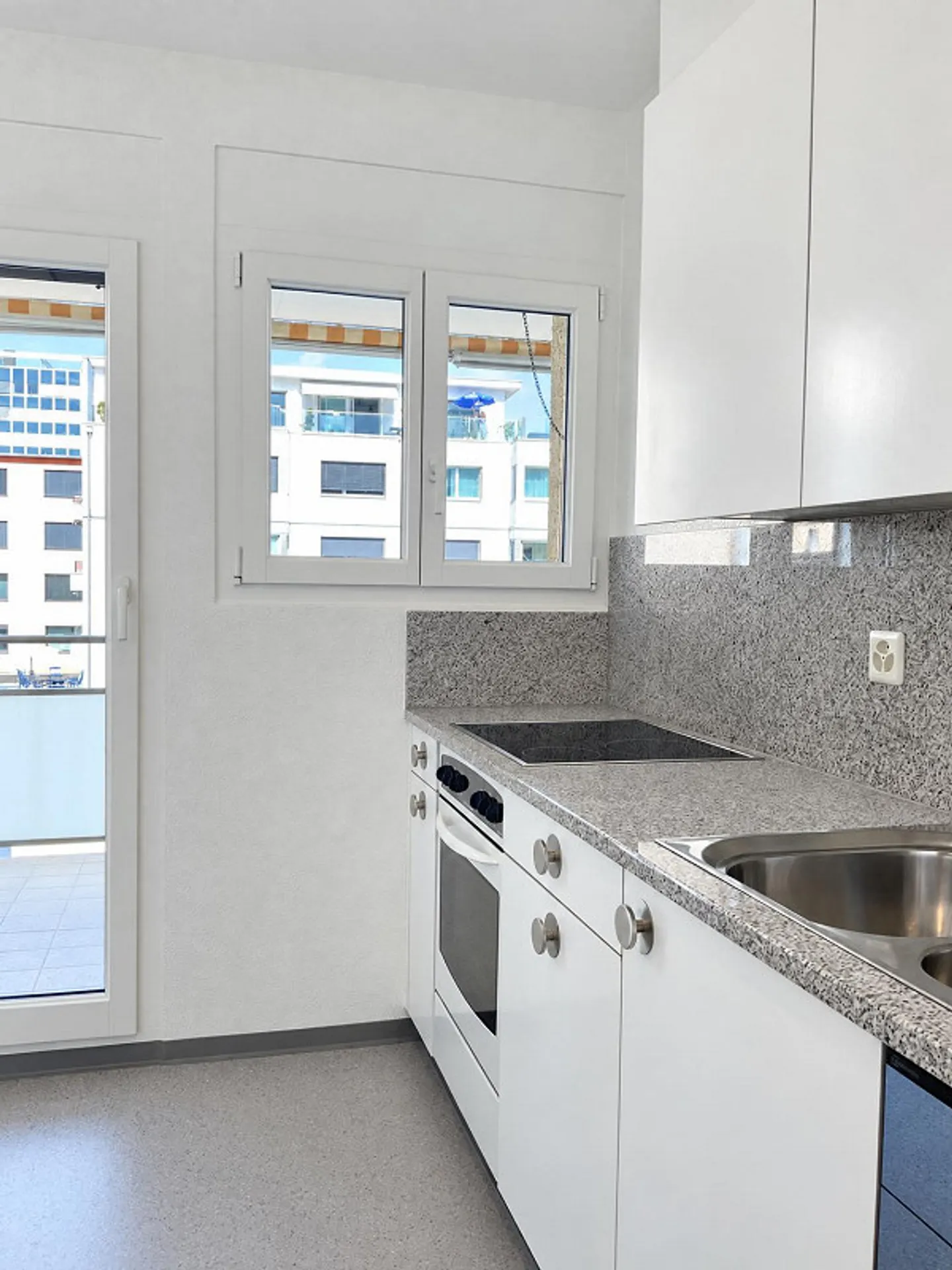 Bright 4-room apartment in the center of Rorschach - Photo 4 of 6