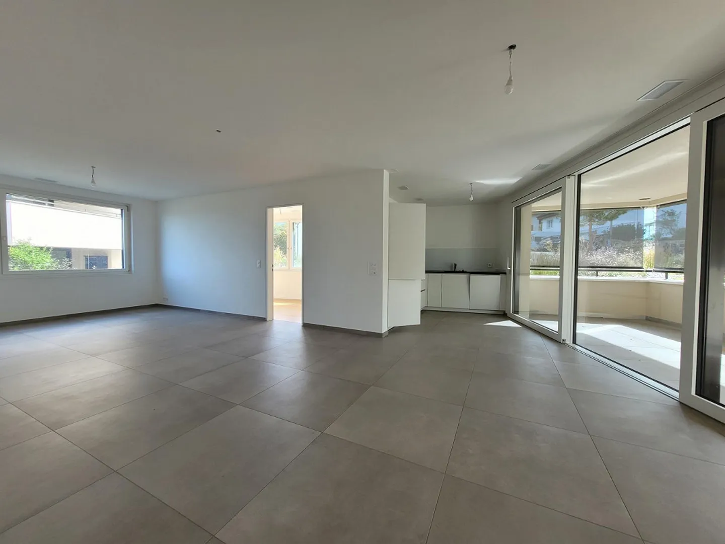 Appartamento 4,5 locali ultra moderno (con lavatrice, asciugatrice + stanza hobby) in Nespelmattweg - Foto 4 di 19