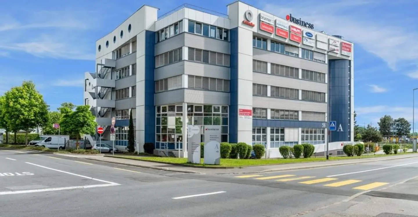 Offices 5 minutes from the CFF train station and the A1 motorway - Photo 1 of 6