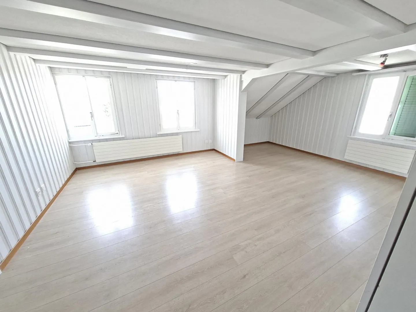 Appartement penthouse 3 pièces confortable - Photo 4 sur 7