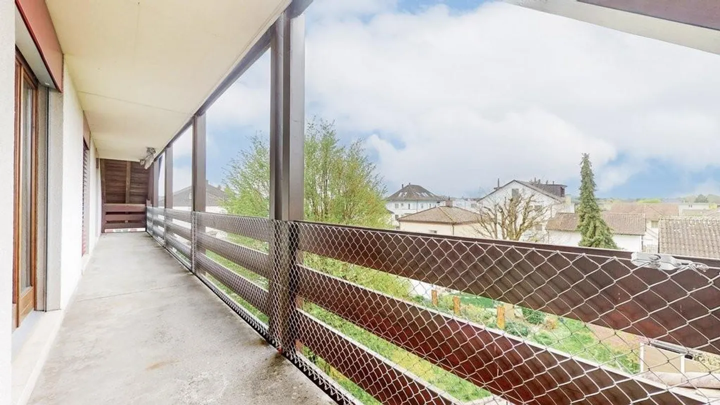 Large apartment seeks tenant! - Photo 10 of 10