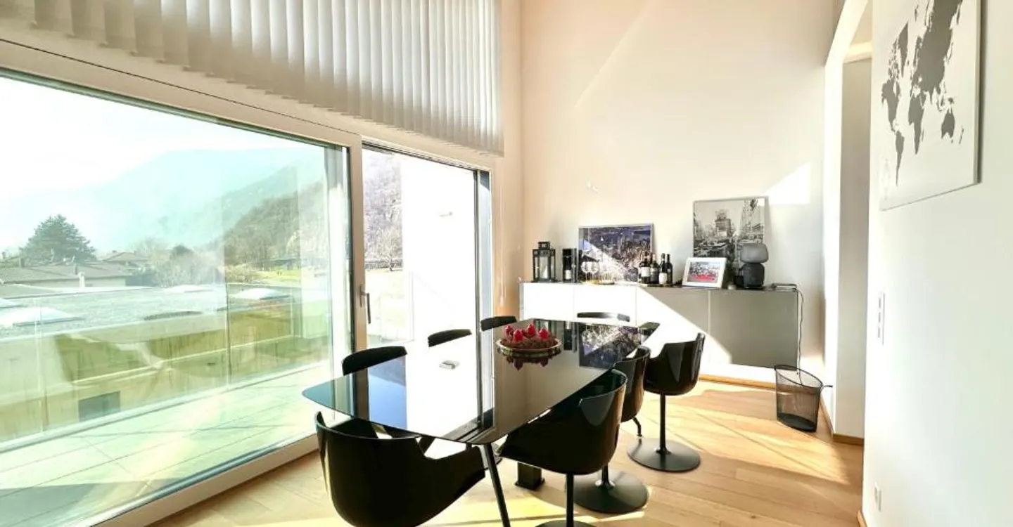 Modern Elegance and Comfort: Villa with High-Quality Finishes - Photo 6 of 13