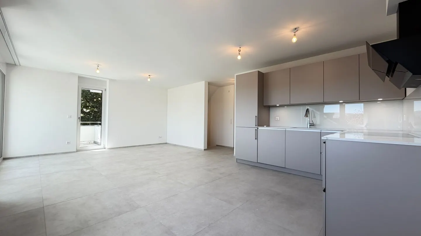 Newly renovated 3.5 and 4.5 room apartments - available separately or together in Oberwil - Photo 16 of 21
