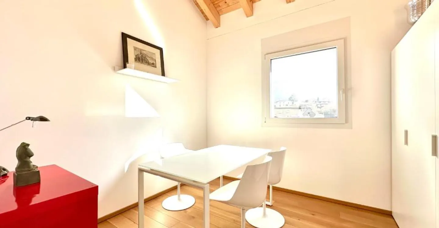 Modern Elegance and Comfort: Villa with High-Quality Finishes - Photo 7 of 13