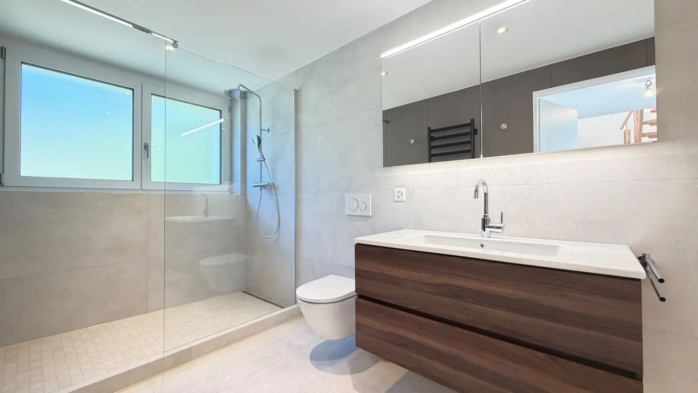 Newly renovated 3.5 and 4.5 room apartments - available separately or together in Oberwil - Photo 11 of 21