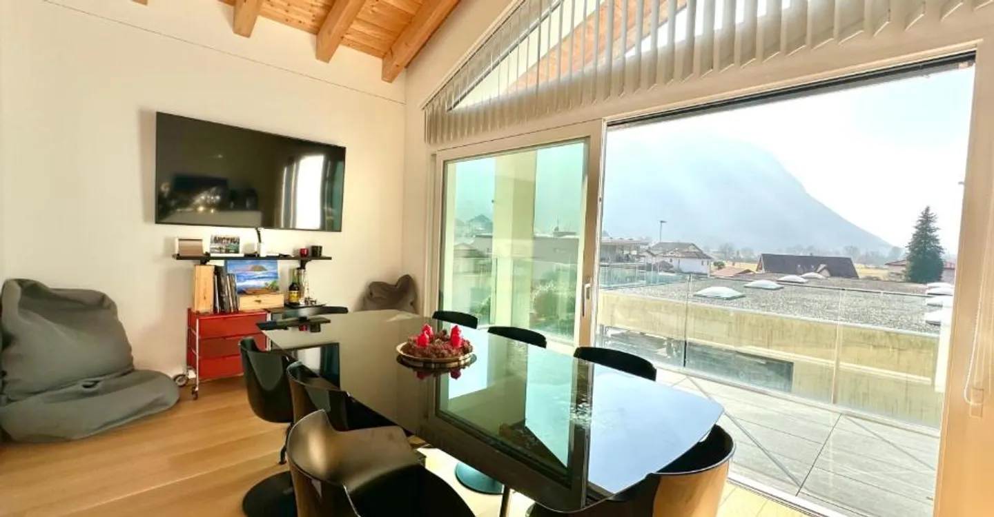 Modern Elegance and Comfort: Villa with High-Quality Finishes - Photo 5 of 13