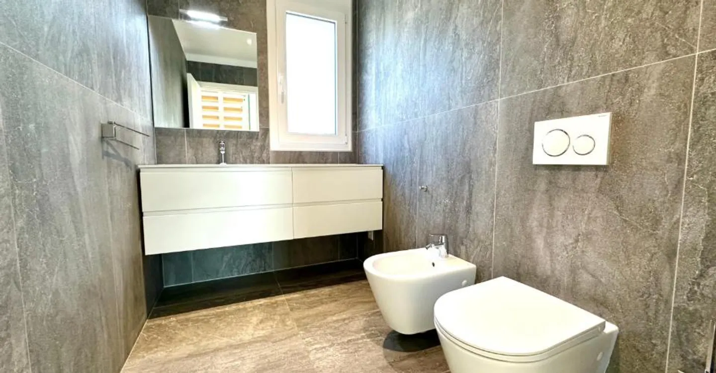 Modern Elegance and Comfort: Villa with High-Quality Finishes - Photo 10 of 13