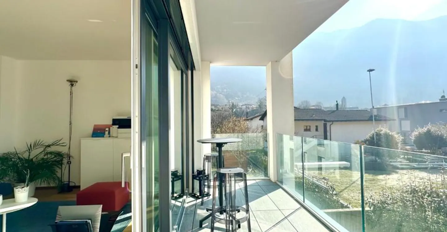 Modern Elegance and Comfort: Villa with High-Quality Finishes - Photo 11 of 13