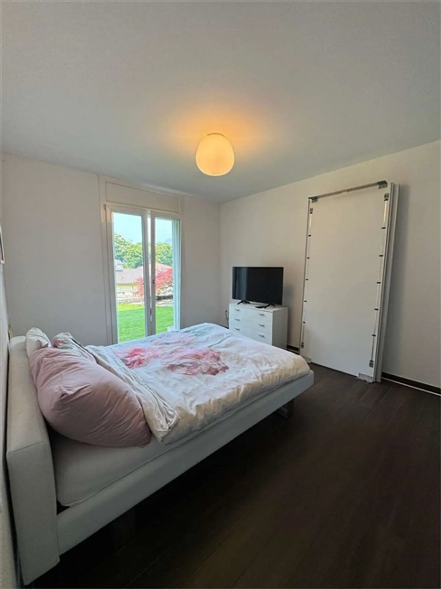 Appartamento spazioso e luminoso con giardino e 4 posti auto - Foto 12 di 20