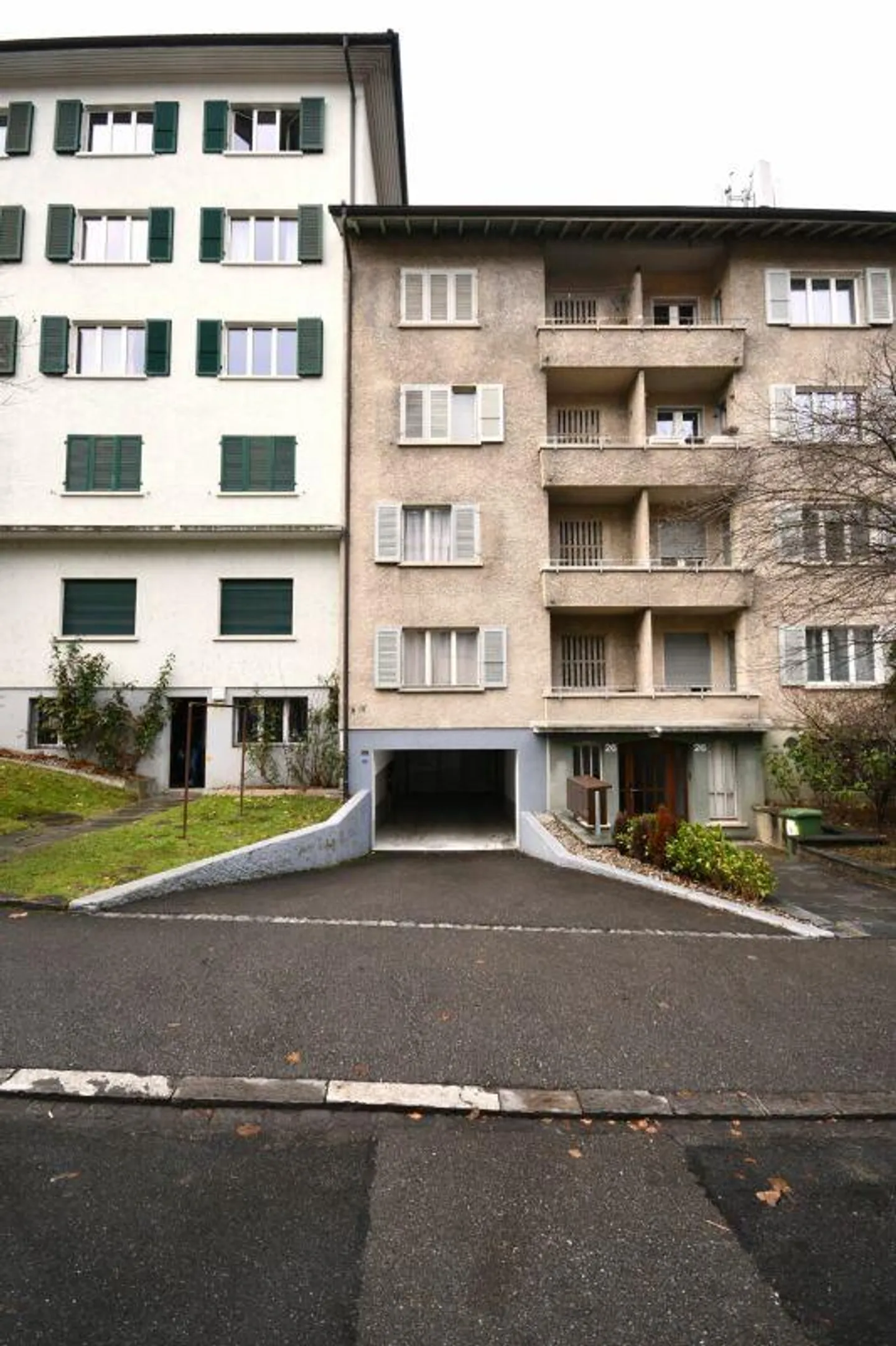 Car Hall/Workshop - Photo 2 of 18