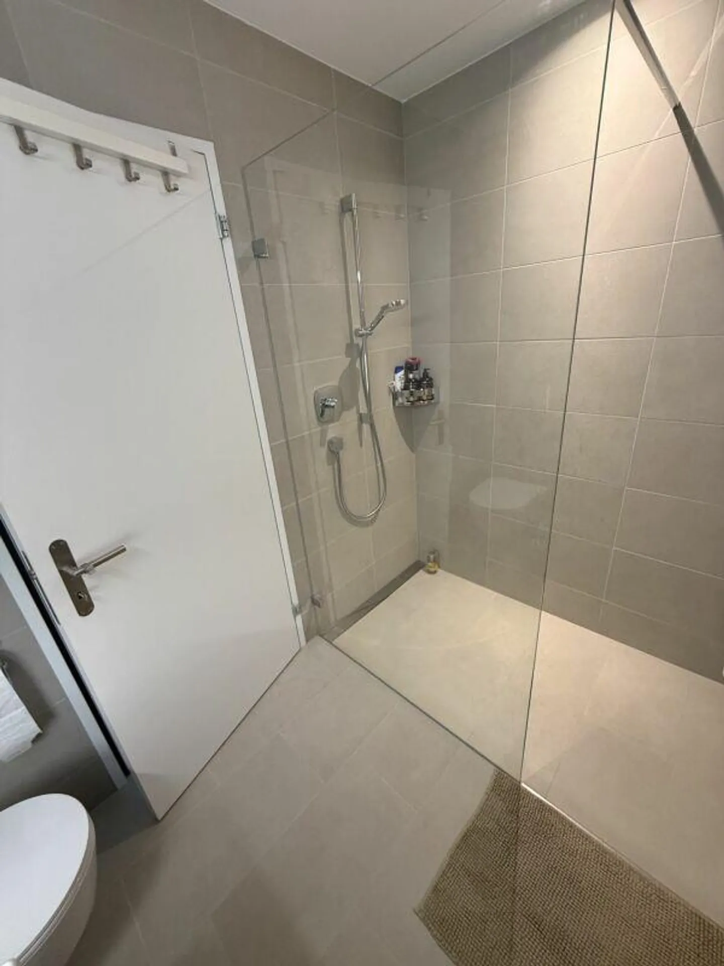 Confort de vie contemporain avec des équipements de haute qualité - Photo 5 sur 7