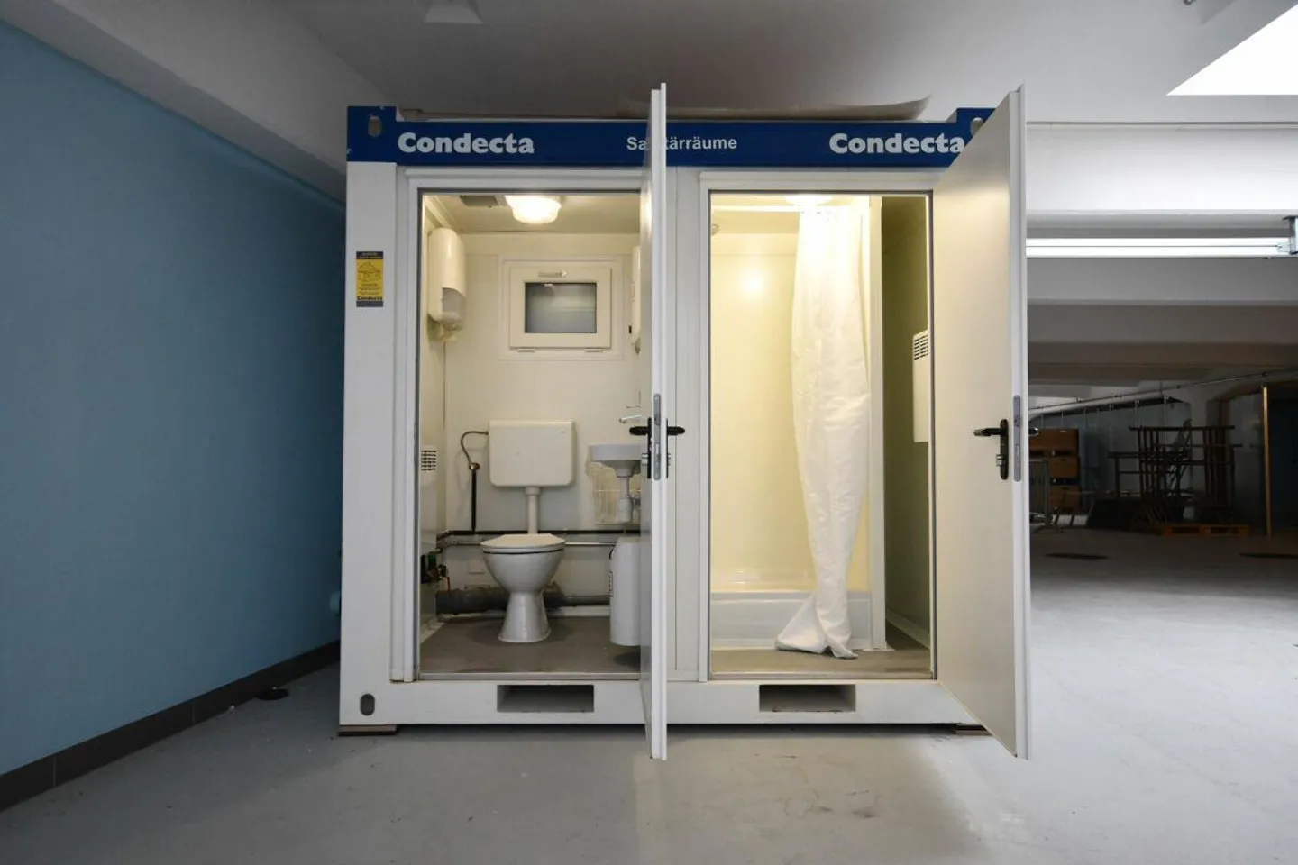 Car Hall/Workshop - Photo 14 of 18