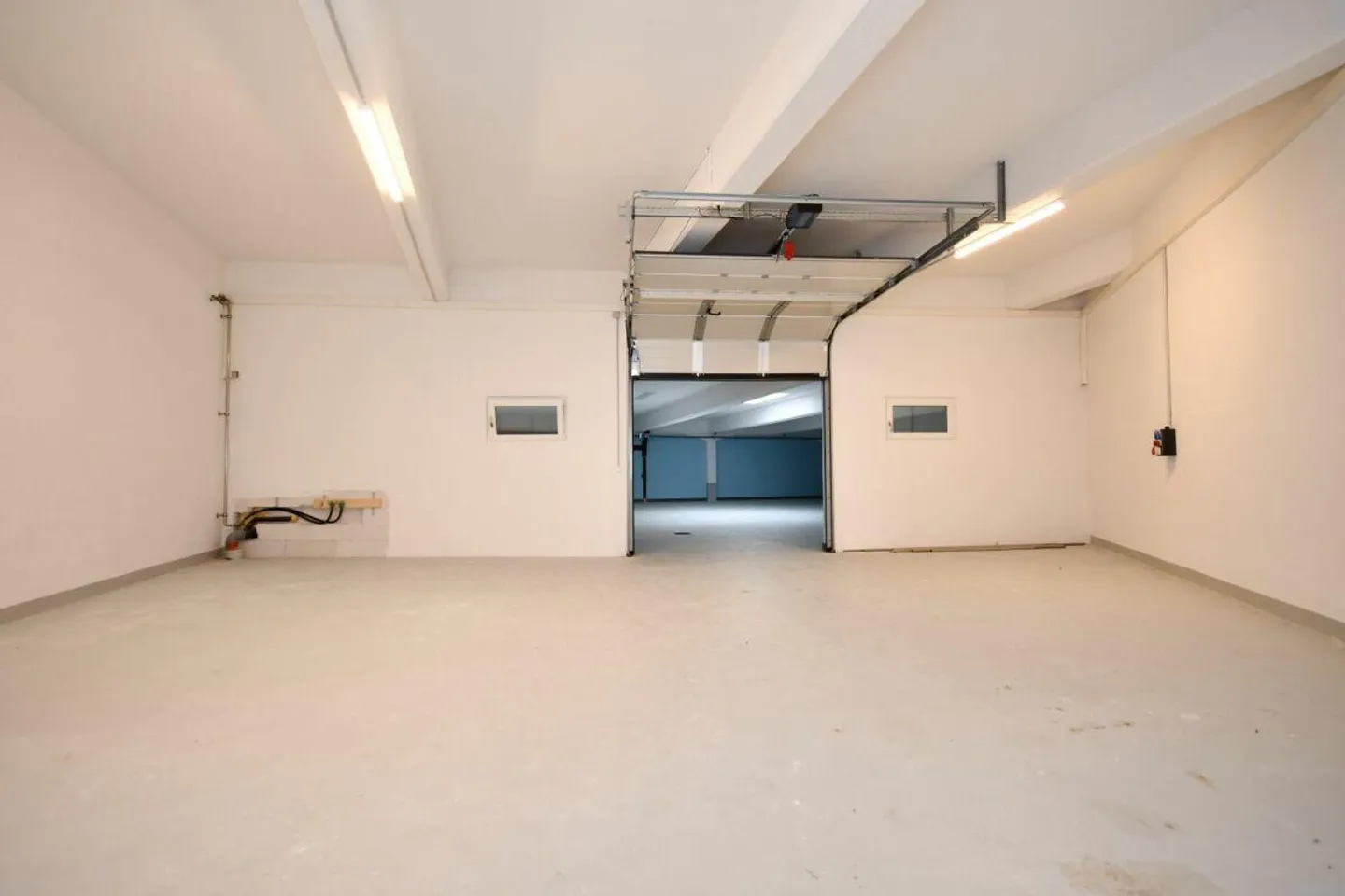 Car Hall/Workshop - Photo 12 of 18