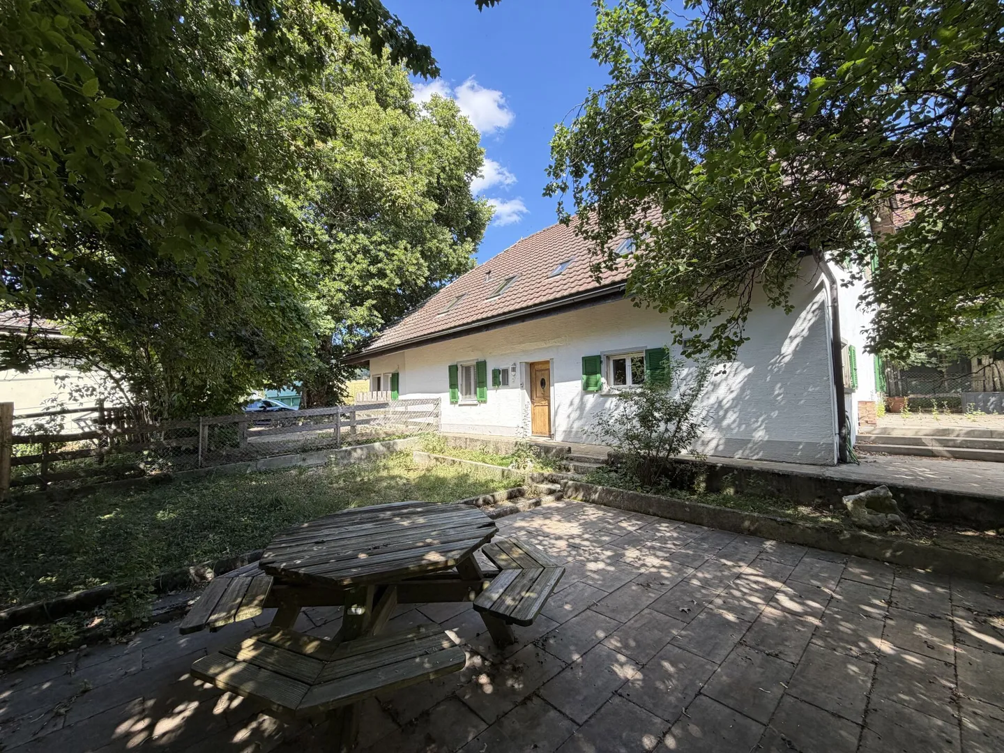 Charmantes Haus mit großem Grundstück - Foto 3 von 7