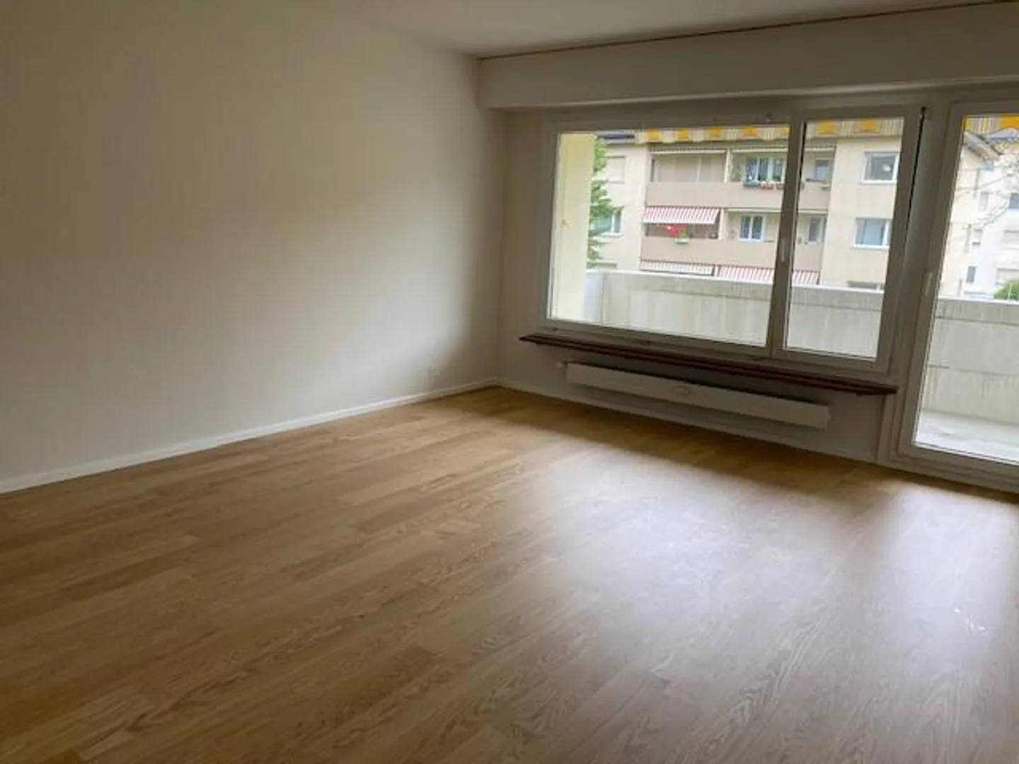 Appartement lumineux et confortable de 2 pièces avec balcon - Photo 3 sur 4