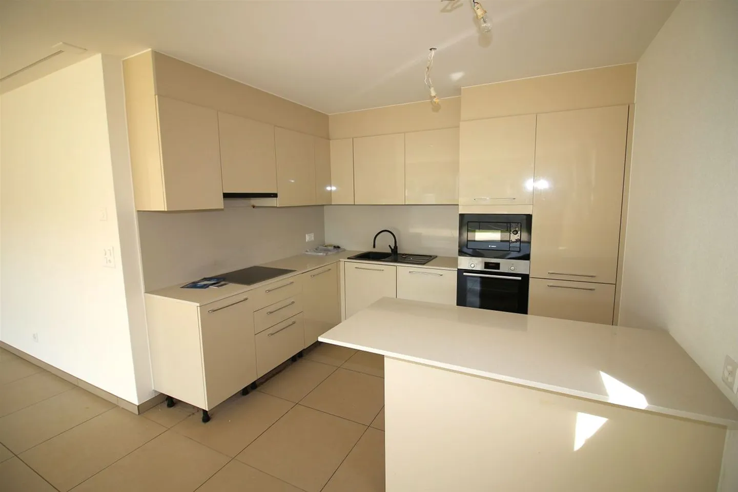 Moderne Familienvilla in Poliez-Pittet - Foto 3 von 9