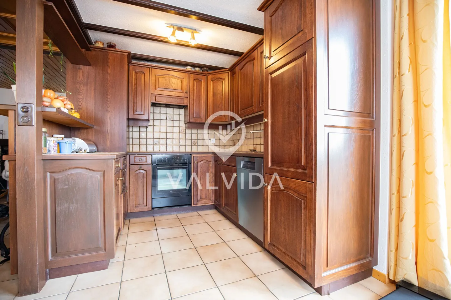 Incantevole appartamento duplex di 3,5 locali con vista mozzafiato ad Albinen - Foto 7 di 14