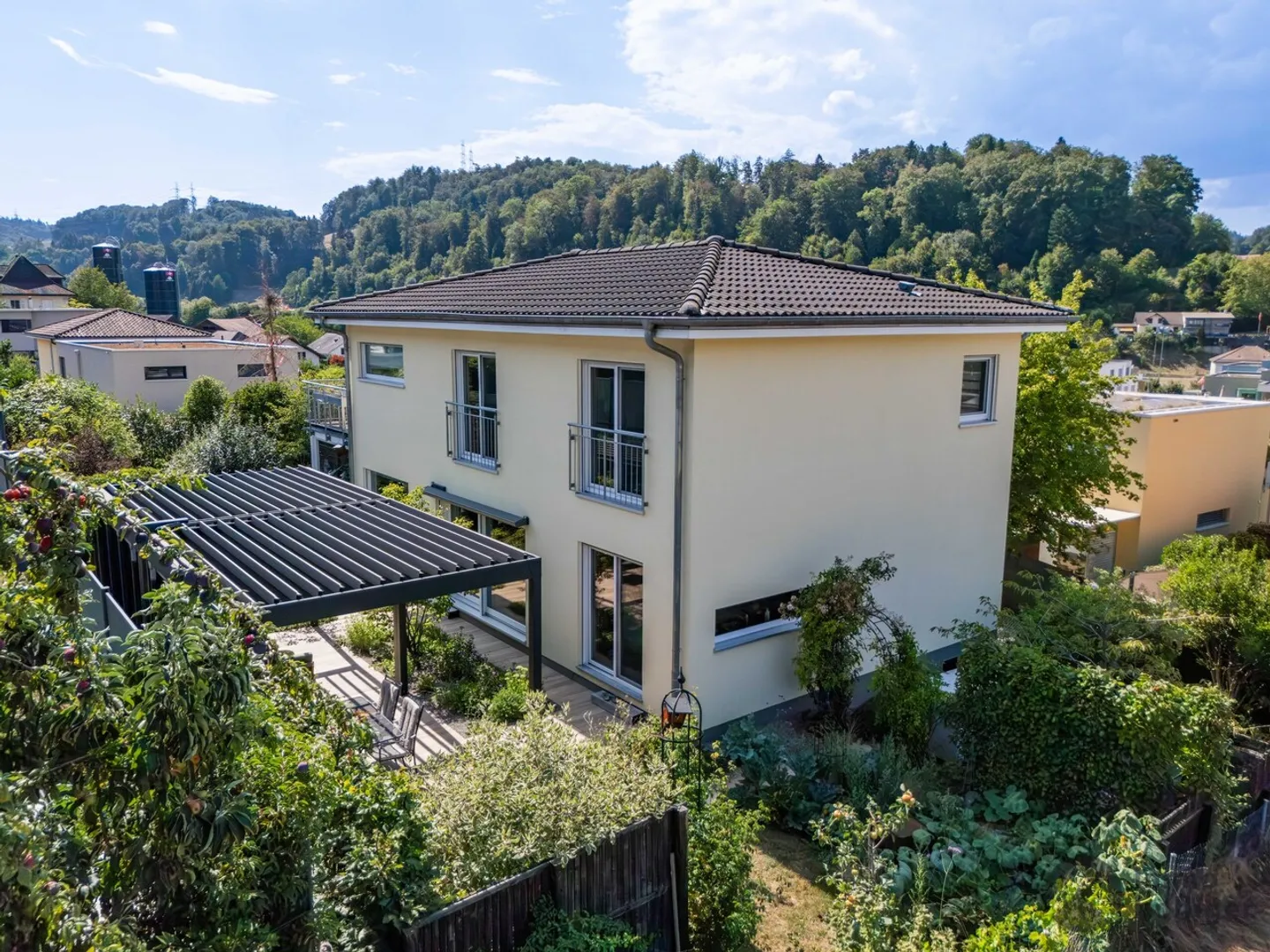 Gartenidylle trifft Wohnkomfort - Photo 1 of 18