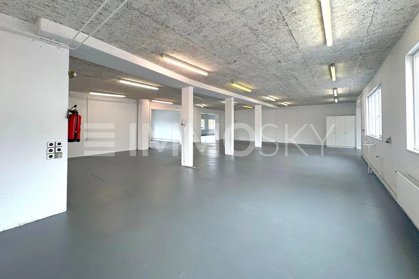 Central. Flexible. Versatile! - Photo 2 of 5