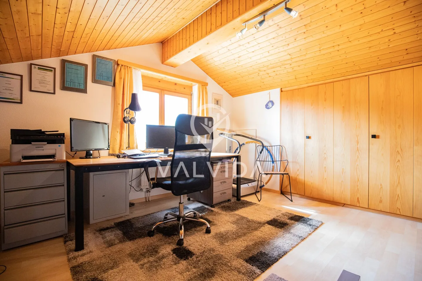 Incantevole appartamento duplex di 3,5 locali con vista mozzafiato ad Albinen - Foto 9 di 14