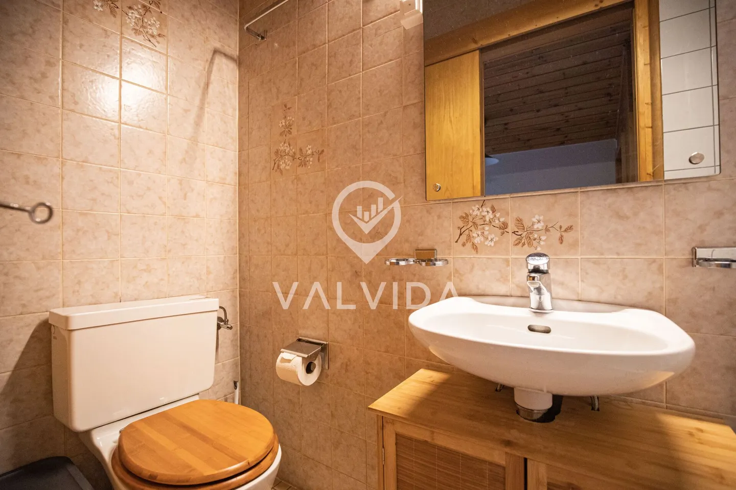 Incantevole appartamento duplex di 3,5 locali con vista mozzafiato ad Albinen - Foto 11 di 14