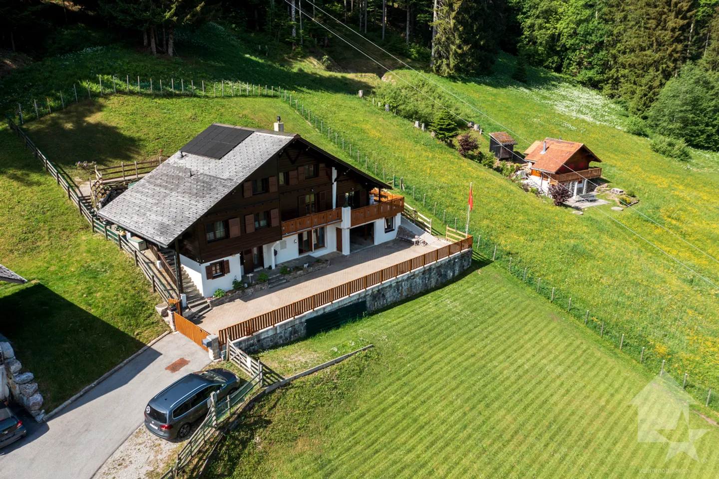 Family Chalet with 8.5 Rooms, Modernized and Perfectly Maintained - Photo 1 of 14