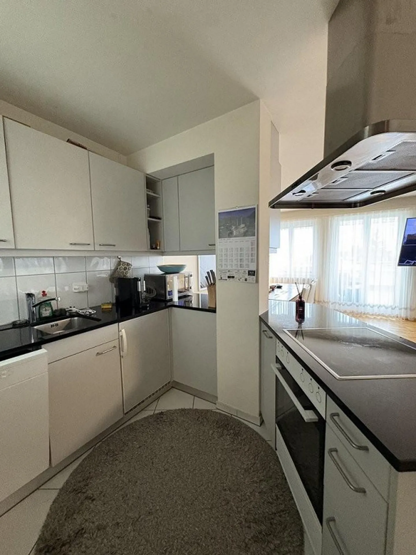 Living in a central location - Photo 3 of 7