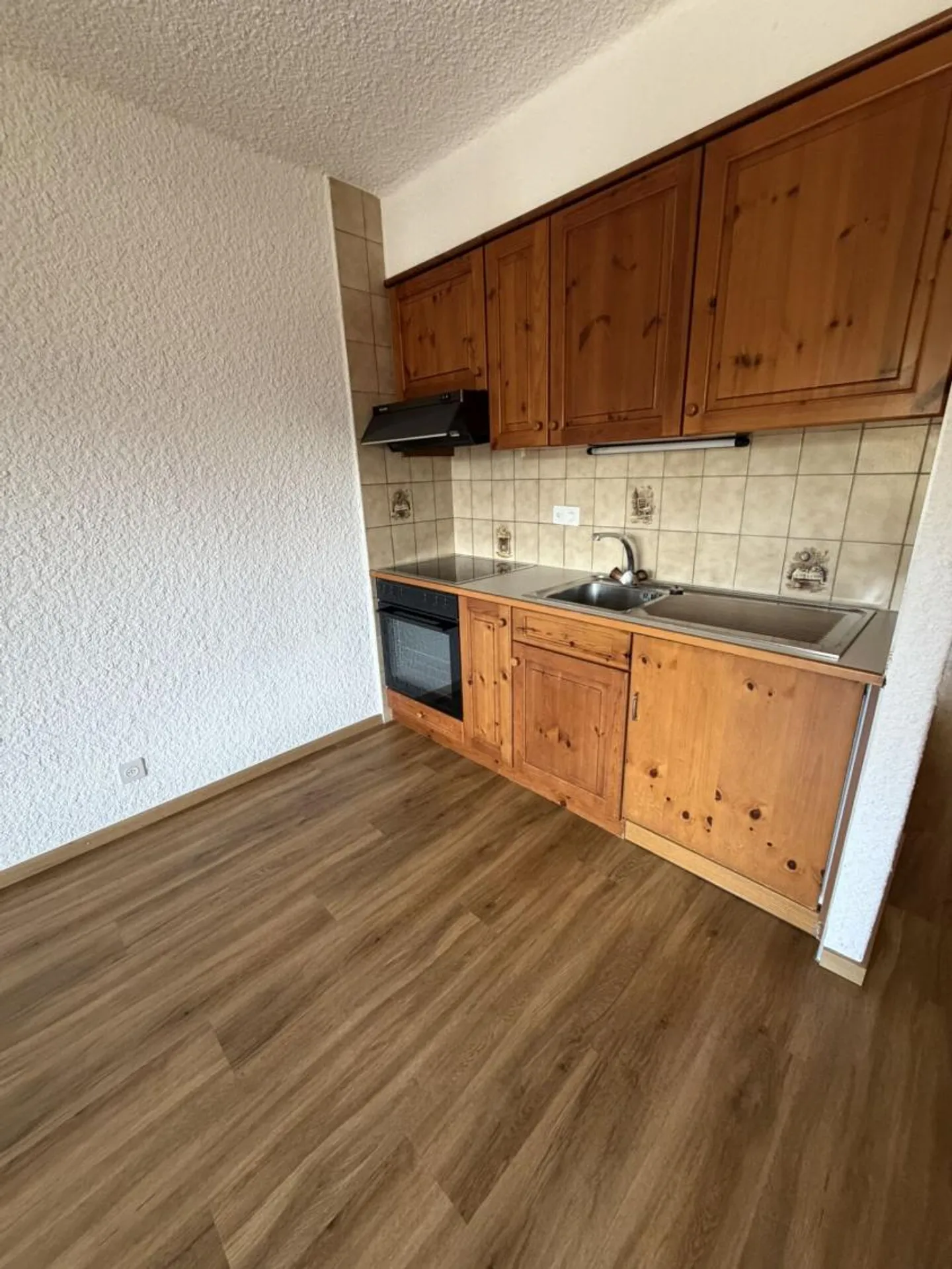 Escale 14 - 2 Rooms for Rent Year-Round - Photo 4 of 8