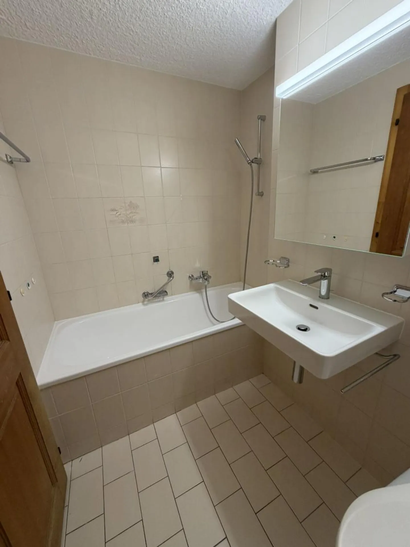 Escale 14 - 2 Rooms for Rent Year-Round - Photo 6 of 8