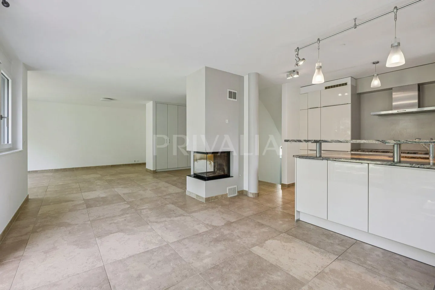 Stepped house for sale - Photo 2 of 7
