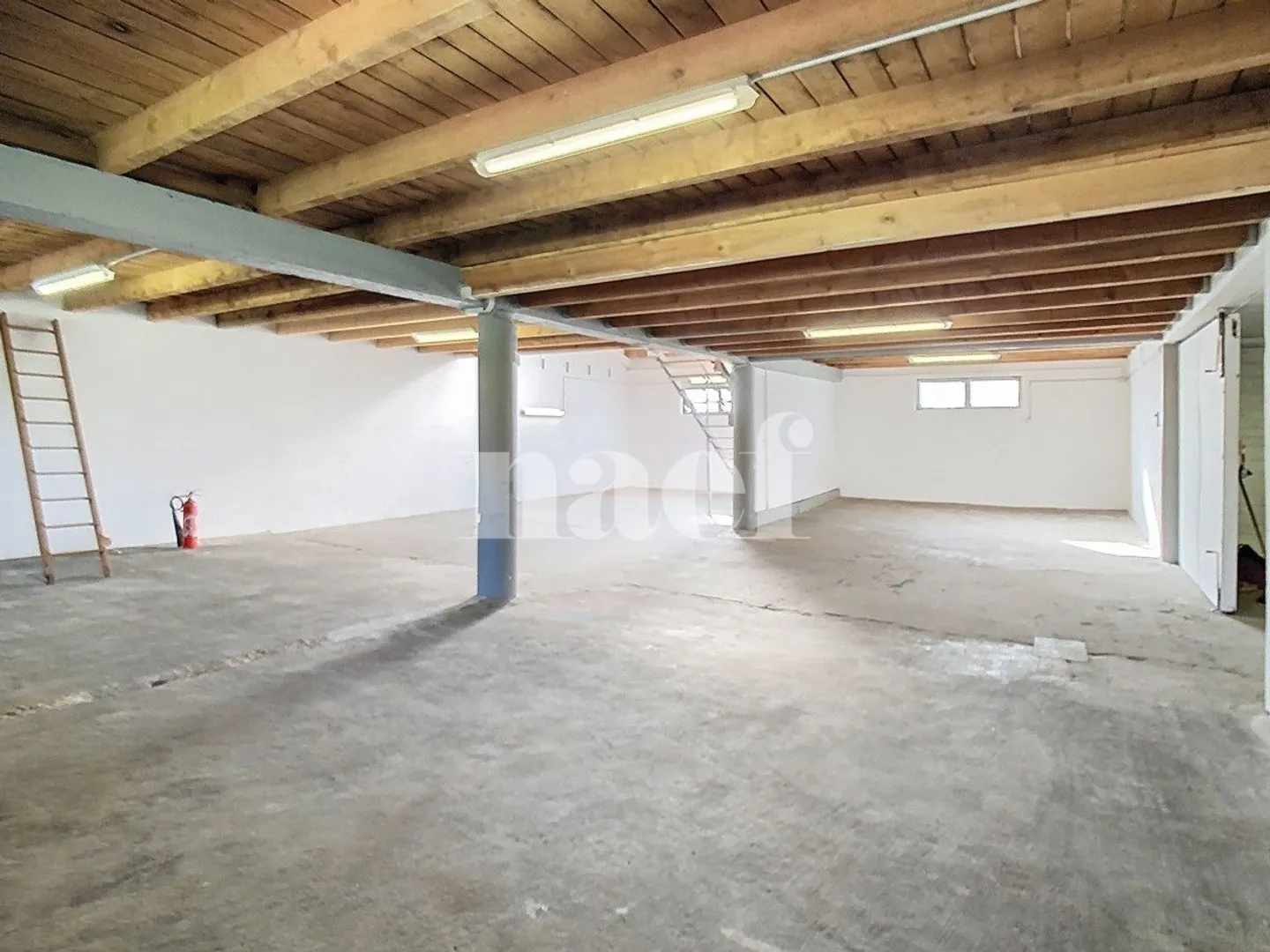 Deposit - Photo 3 of 12