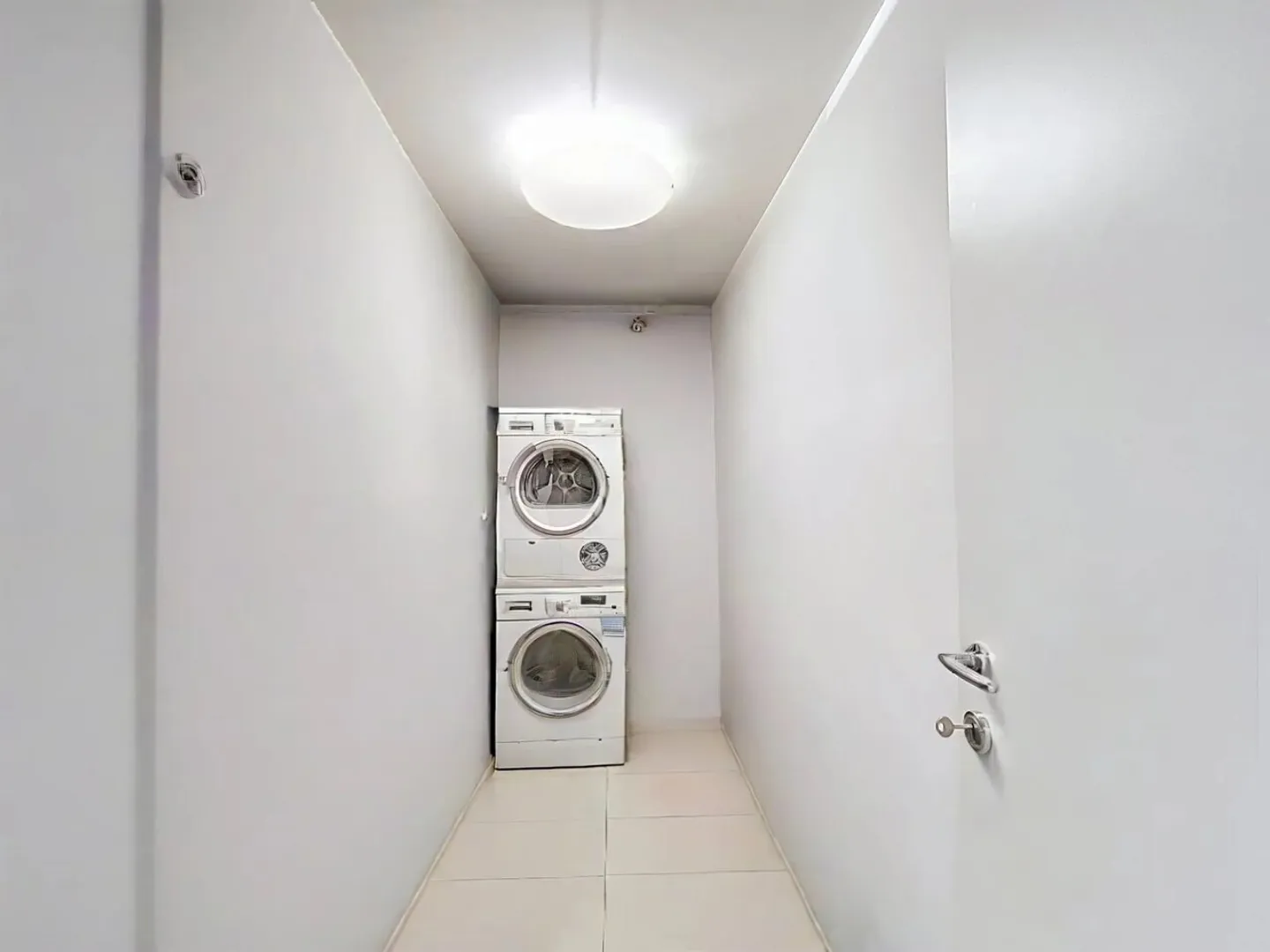 Beautiful 2.5-room apartment with lake view - Photo 5 of 11