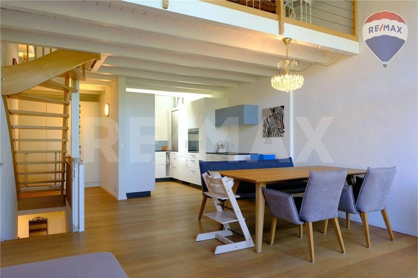 Bezaubernde 4,5 Zimmer-Maisonette-Wohnung - Foto 3 von 13