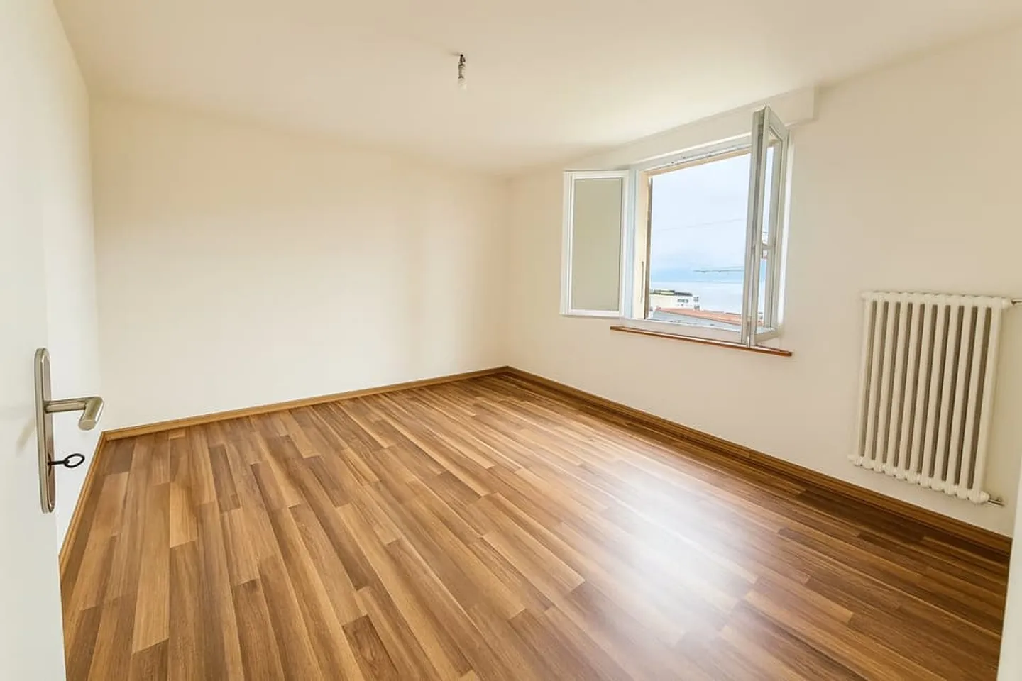 Magnifico appartamento ristrutturato di 4 stanze a Neuchâtel - Foto 6 di 13