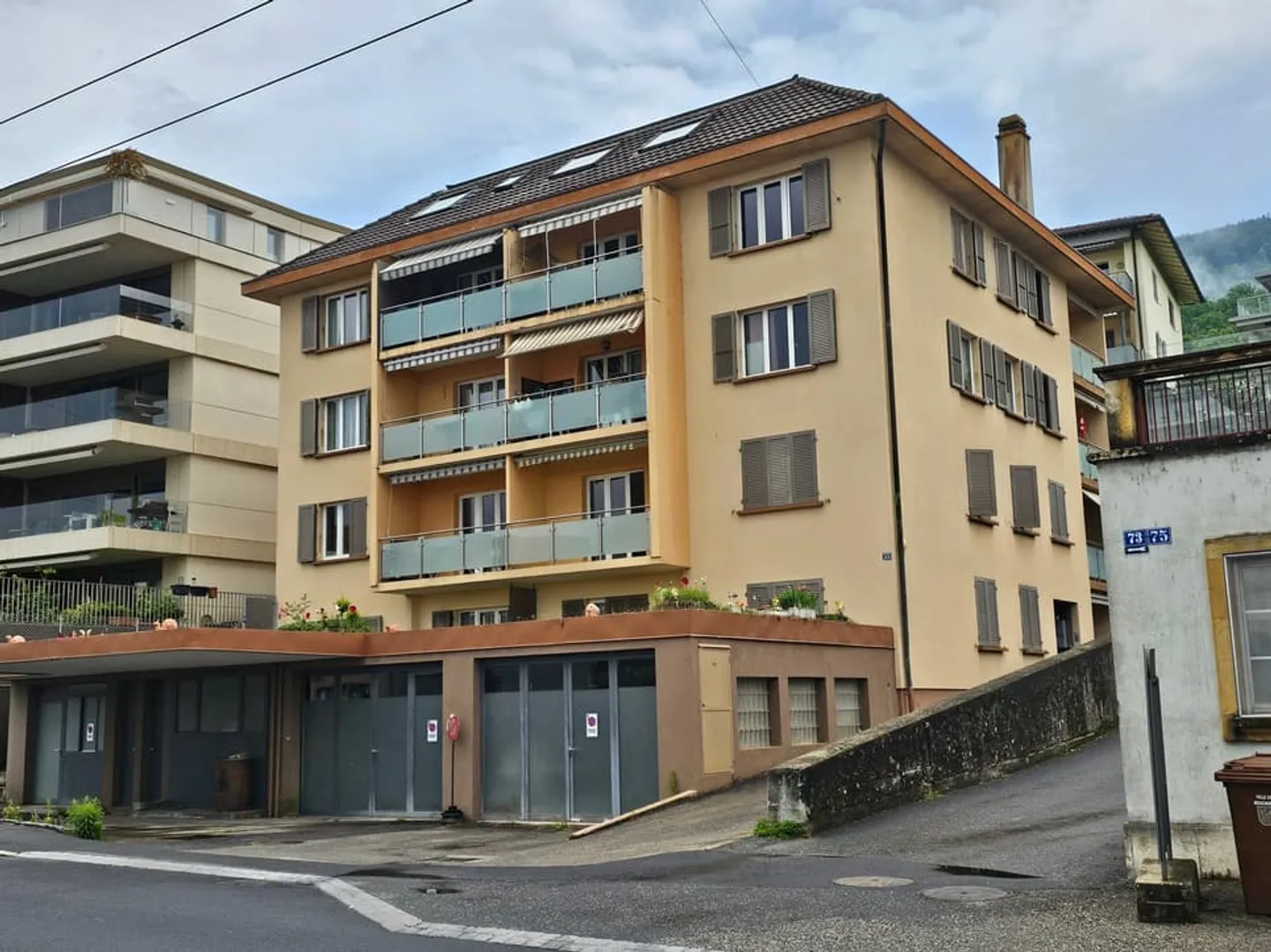 Magnifico appartamento ristrutturato di 4 stanze a Neuchâtel - Foto 1 di 13