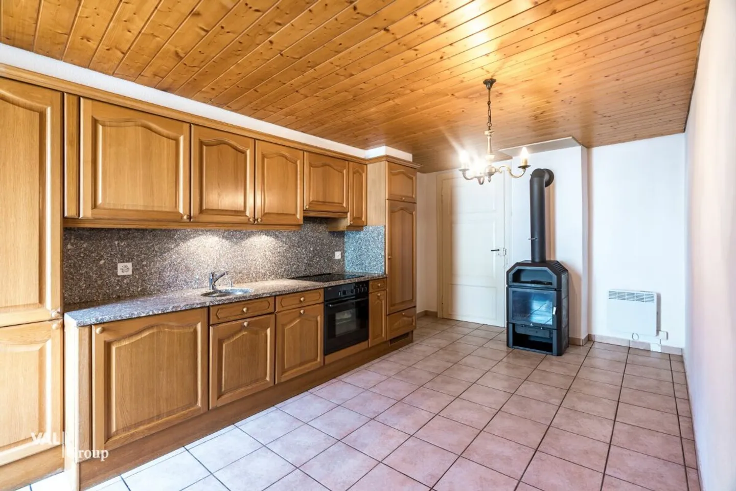 Charmante Altbauwohnung mit viel Potenzial und historischem Flair - Foto 5 von 15