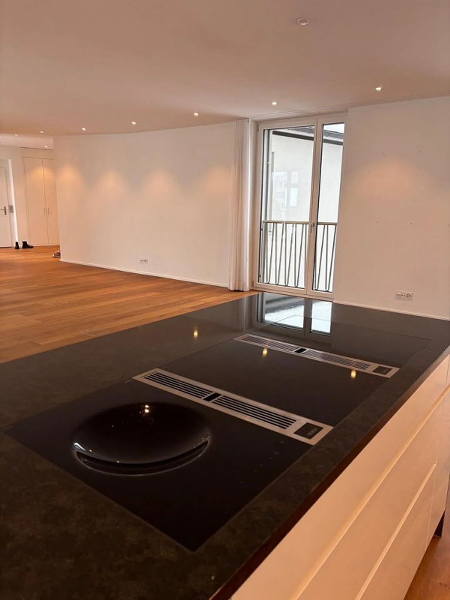 Exclusive penthouse apartment with two terraces in the heart of Einsiedeln - Photo 2 of 12