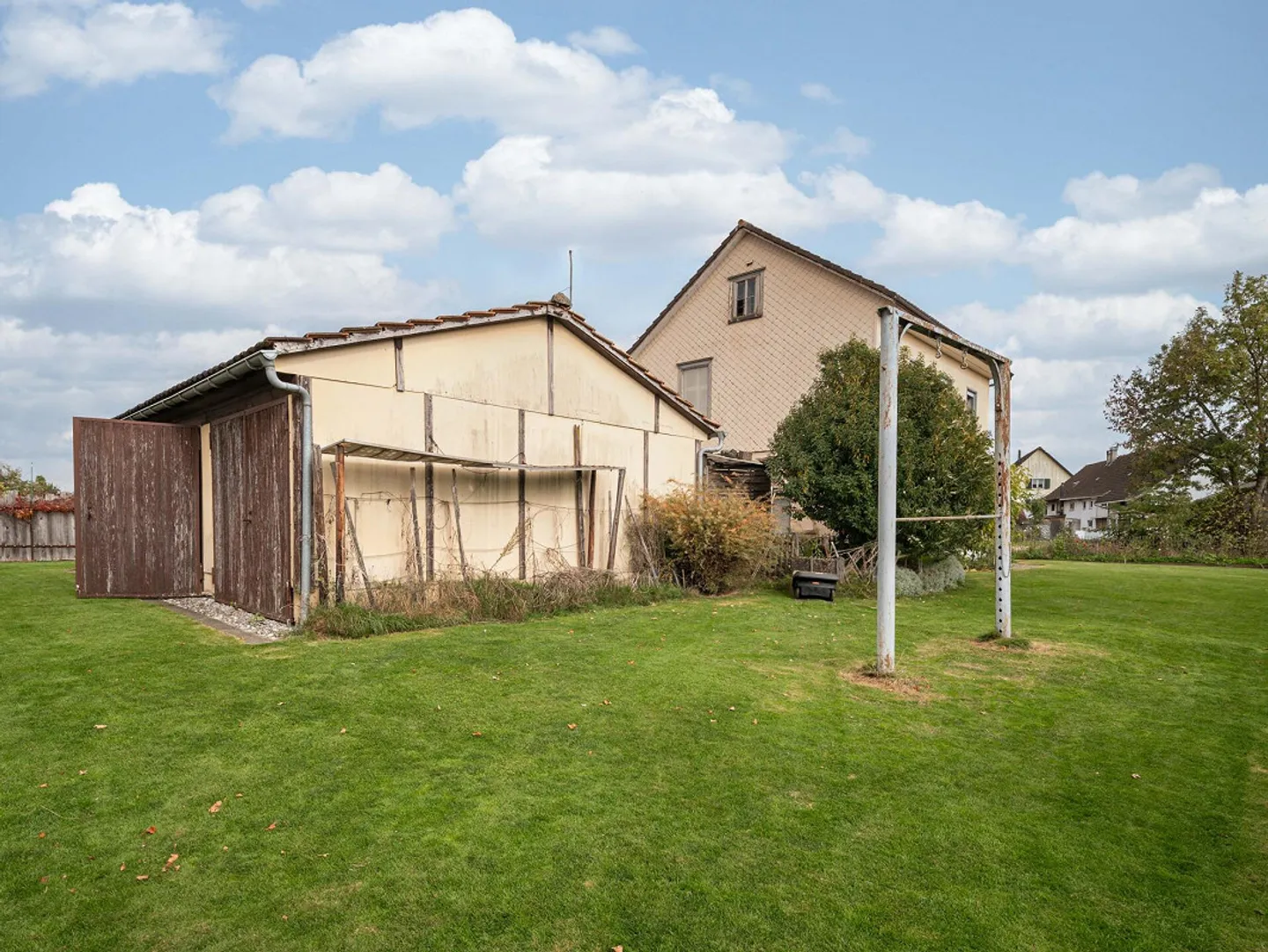 Charming Single-Family Home with Development Potential - Photo 3 of 5