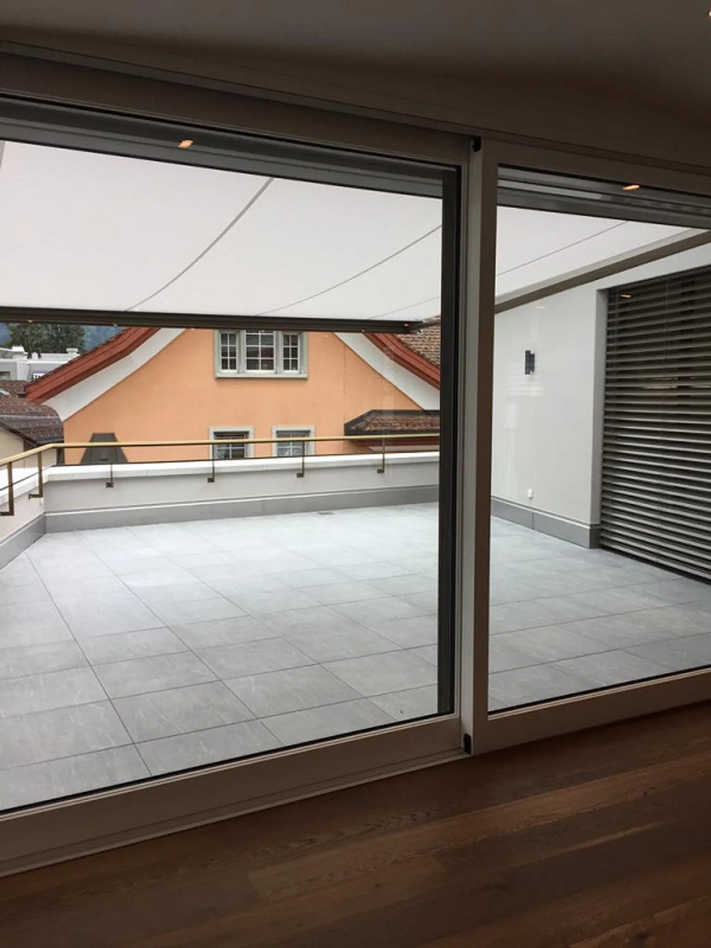 Exclusive penthouse apartment with two terraces in the heart of Einsiedeln - Photo 10 of 12