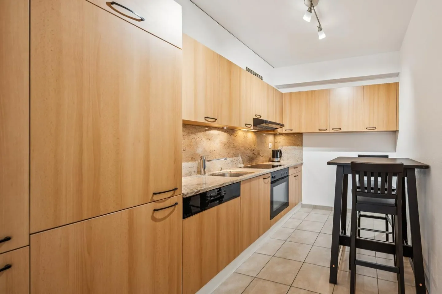 Rare opportunity, apartment on Blumenquai - Photo 6 of 11