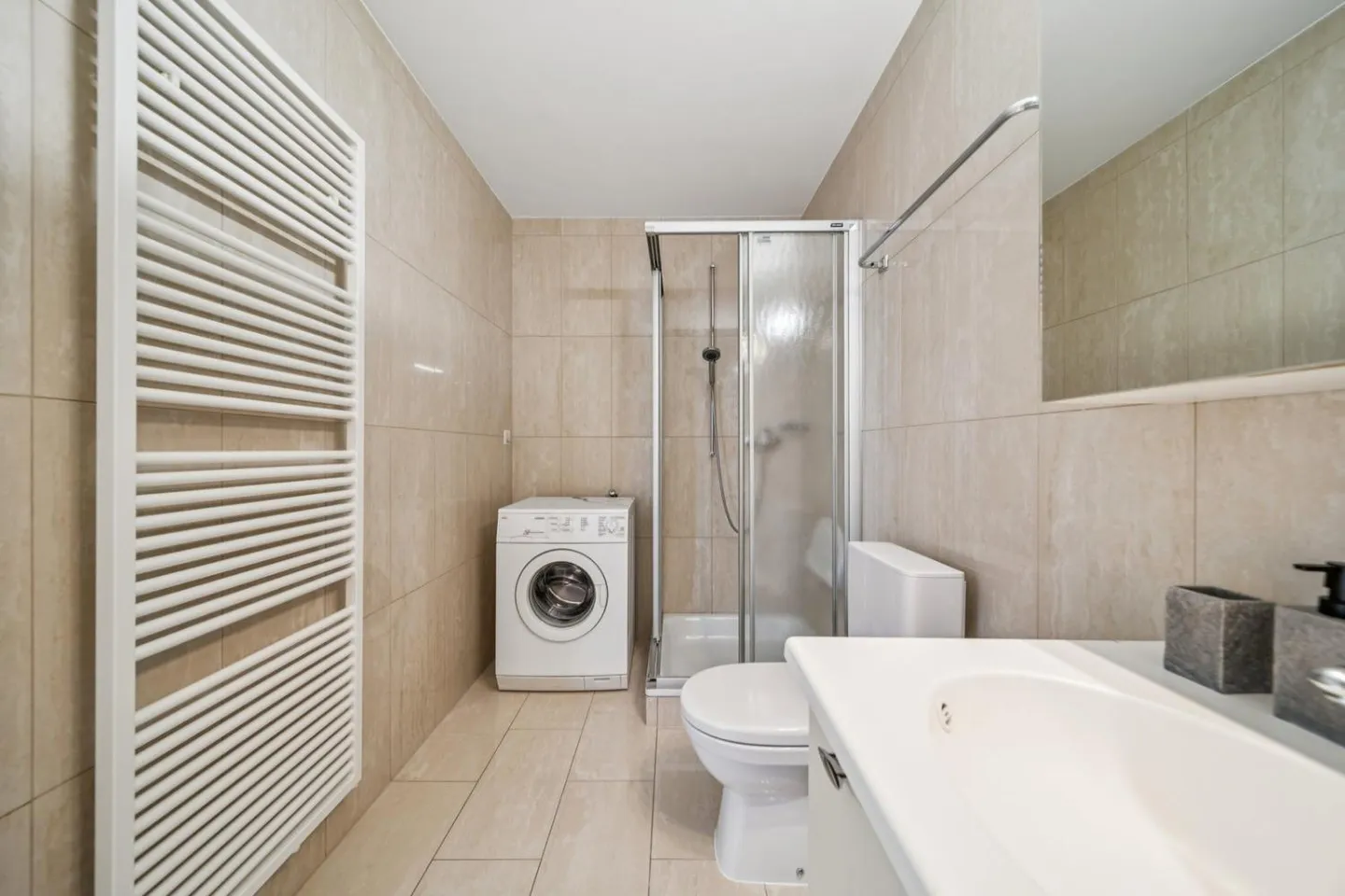 Rare opportunity, apartment on Blumenquai - Photo 9 of 11