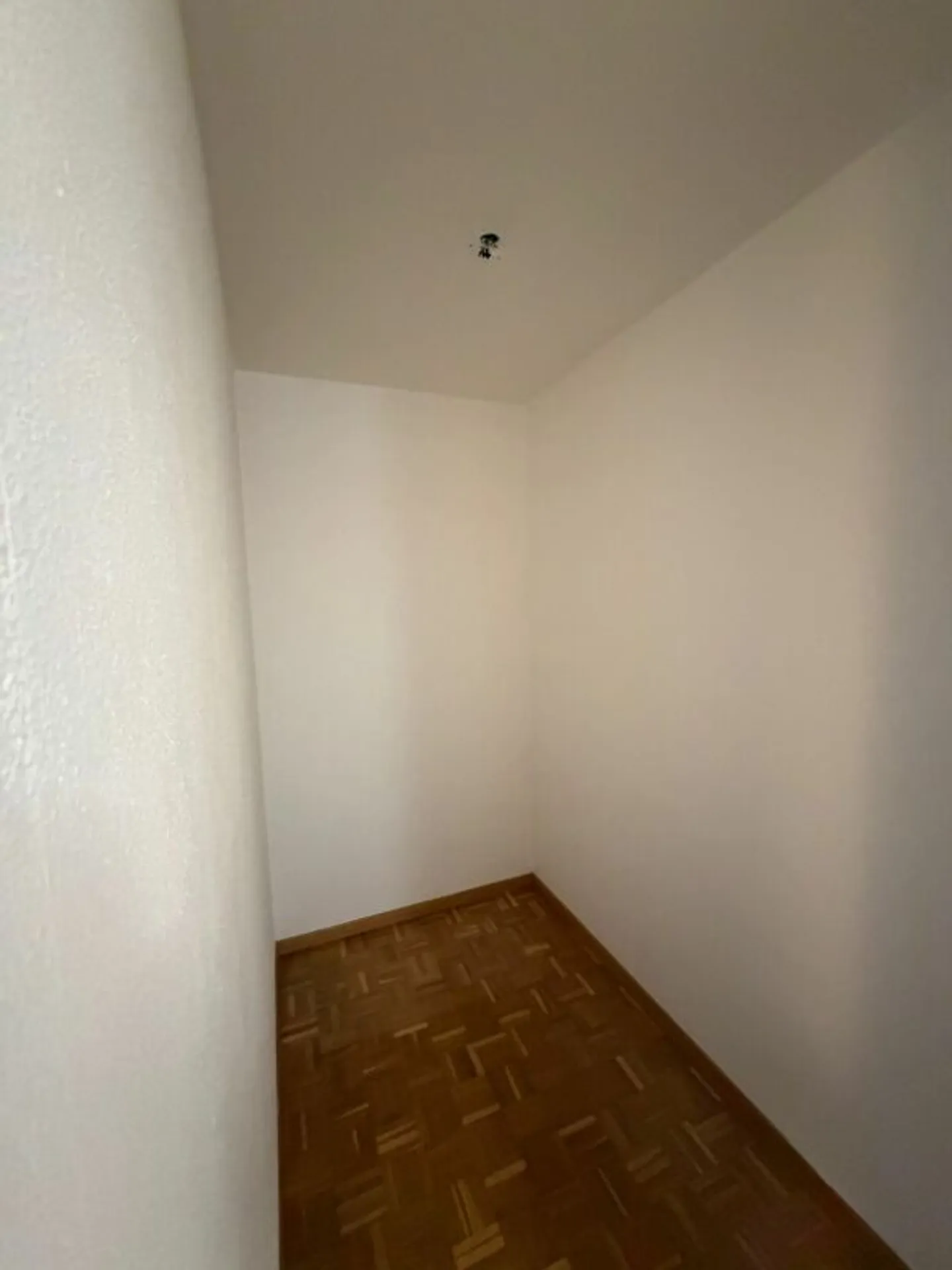 Appartamento luminoso con balcone - Foto 7 di 11